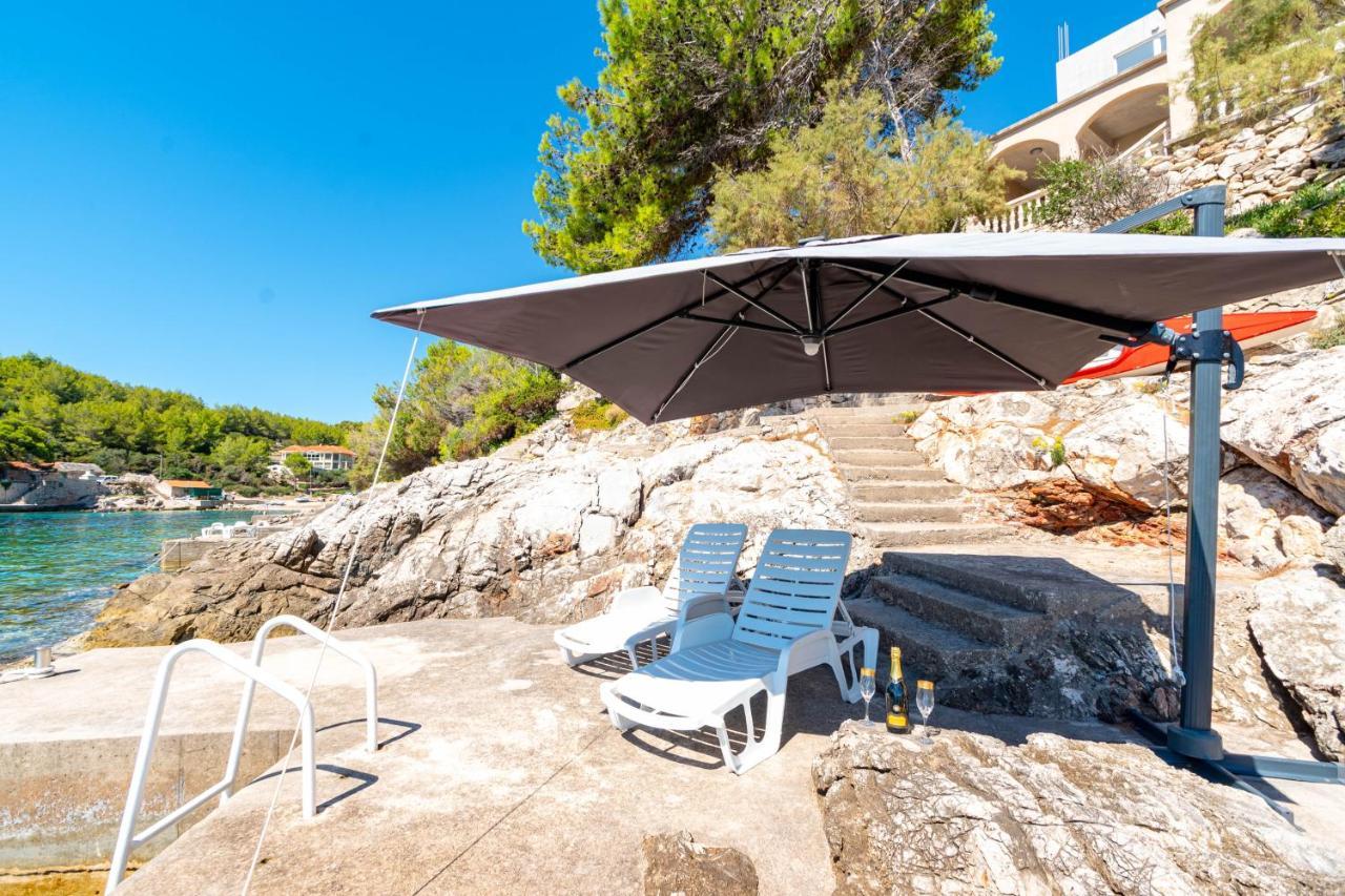 Apartments By The Sea Cove Zaglav, Korcula - 12208 Prižba Kültér fotó